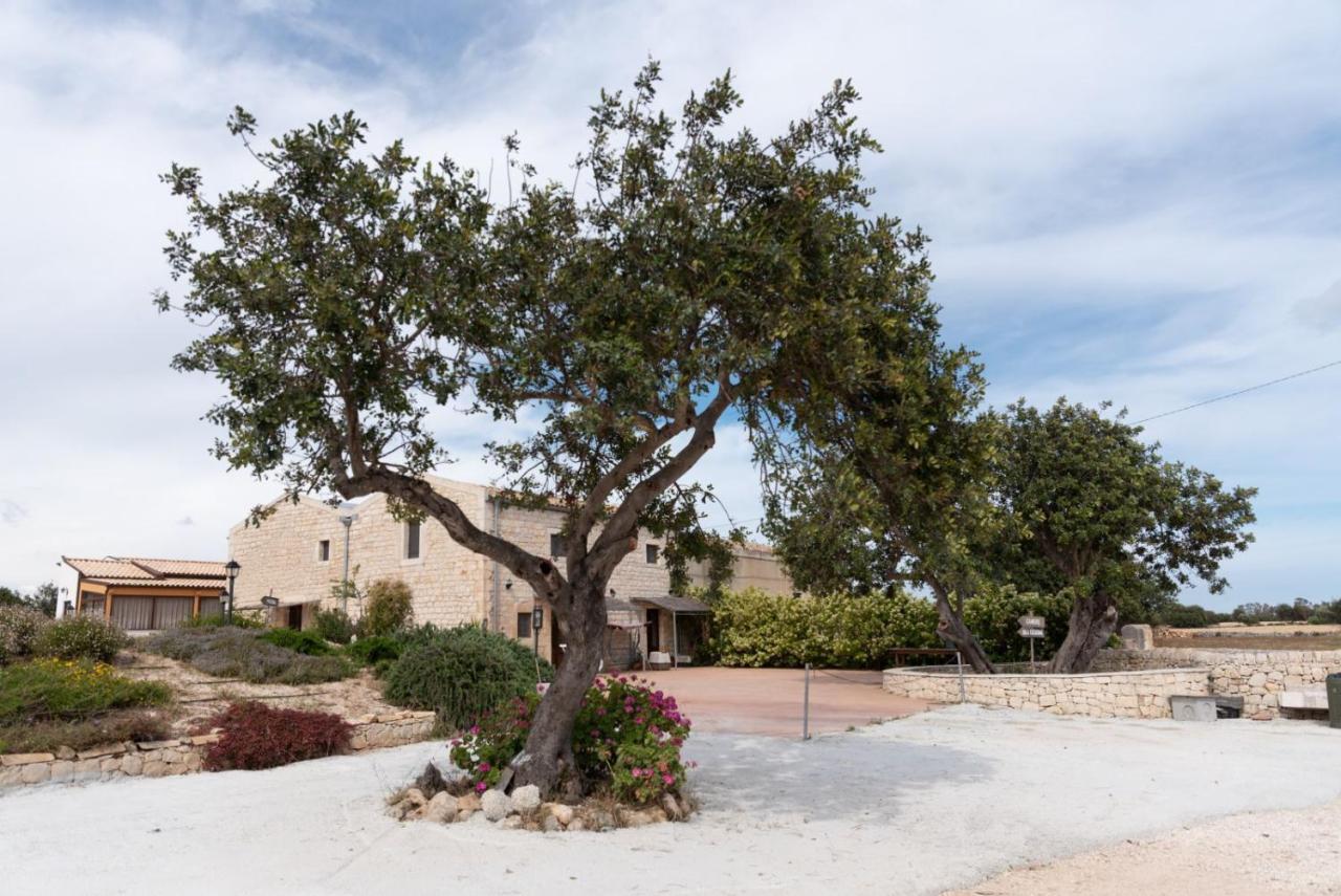 Agriturismo Tenuta Sparaceto Modica Buitenkant foto
