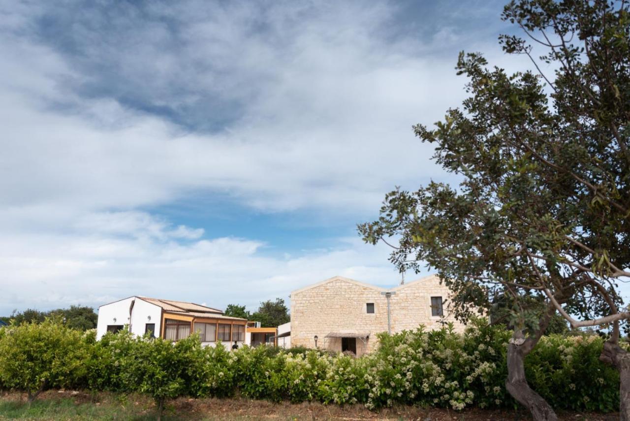 Agriturismo Tenuta Sparaceto Modica Buitenkant foto
